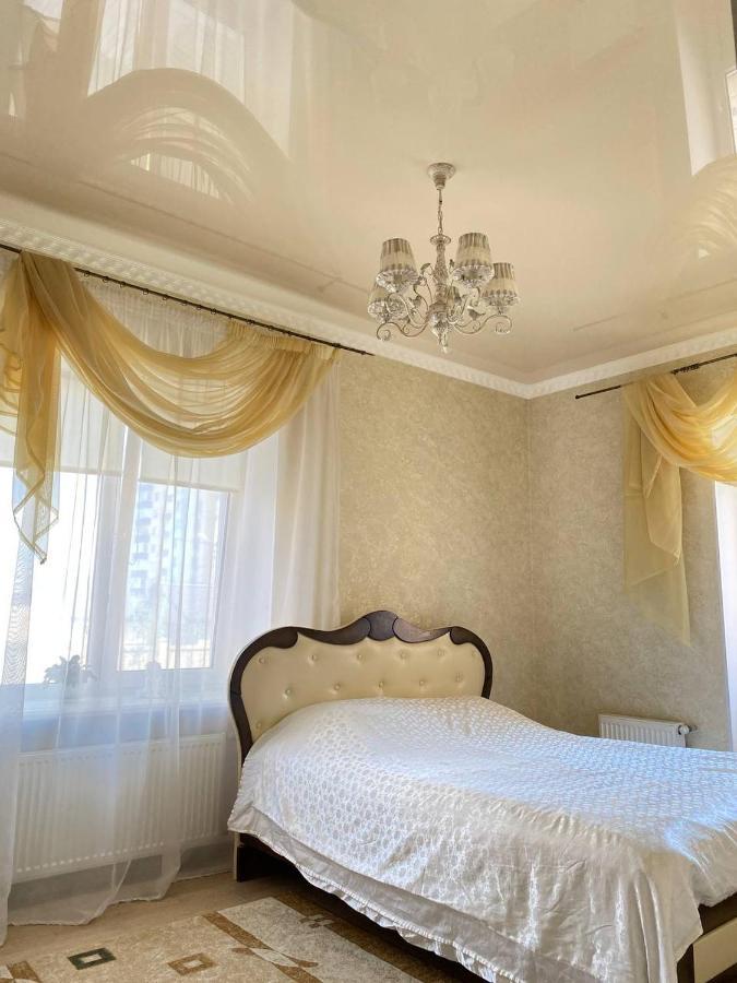 Apartments Koryatovichi Street Kamianets Podilskyi Bagian luar foto